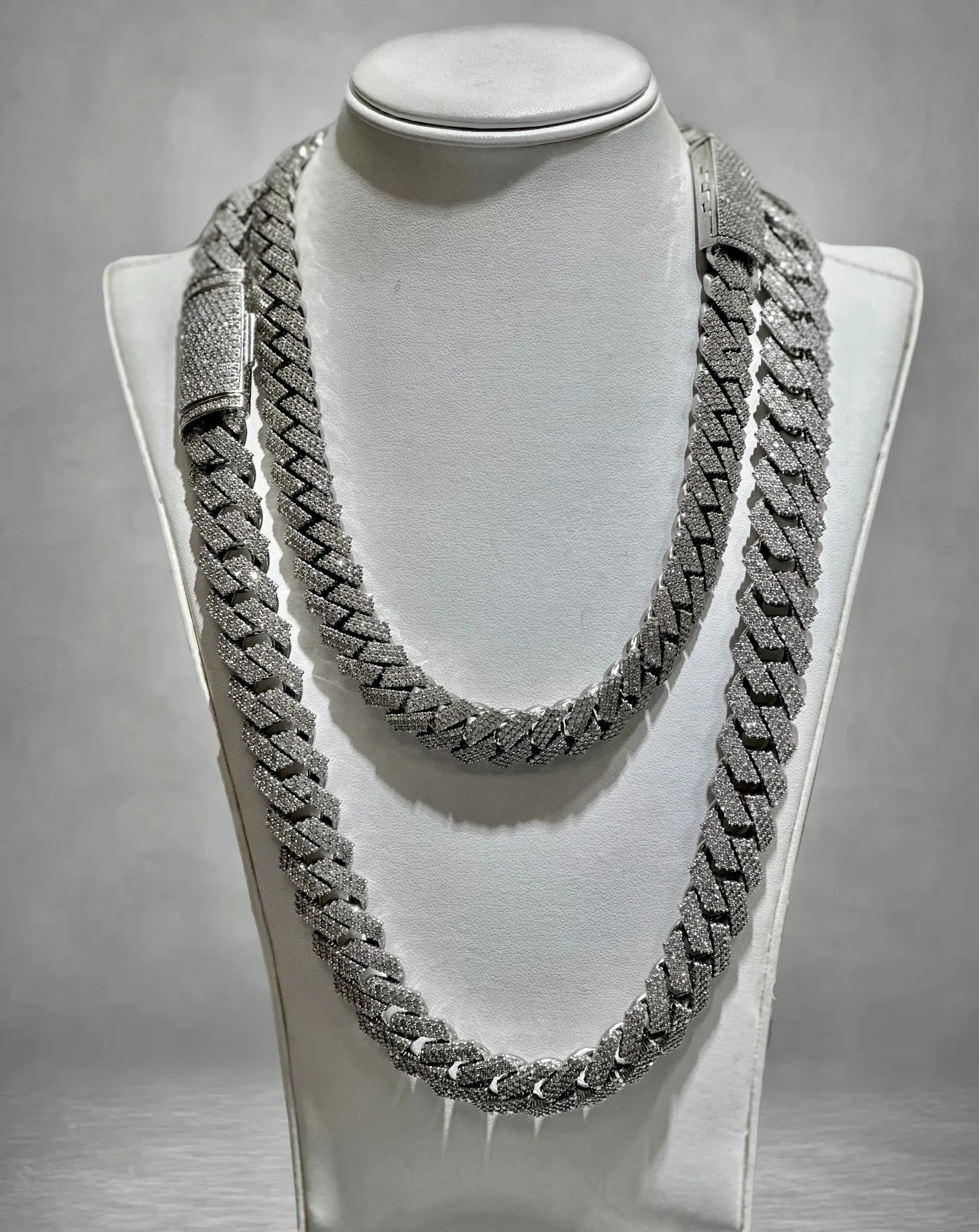 25.5CT Diamond 10K Cuban Link Chain 14mm