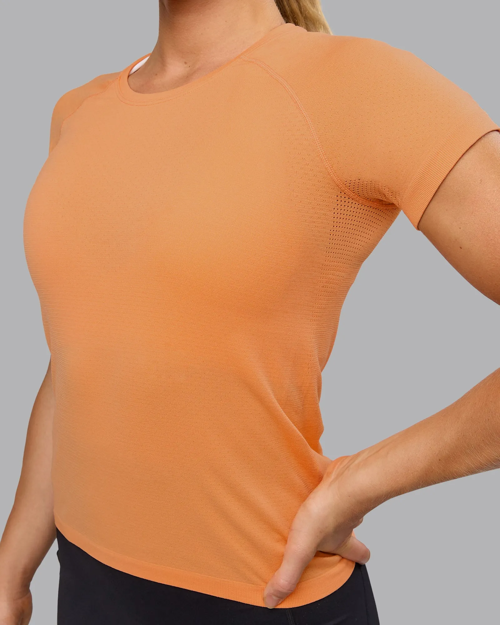 AeroFLX  Seamless Tee - Cantaloupe/Cantaloupe