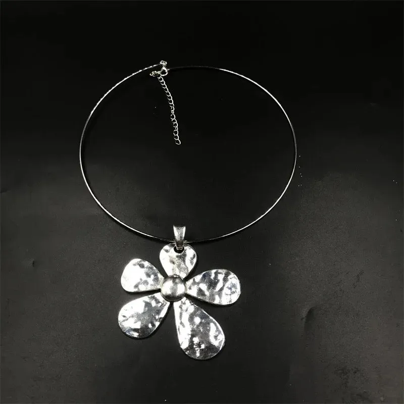 Big Flower Necklace
