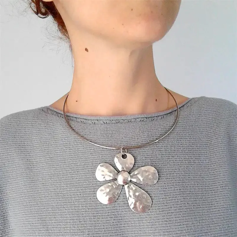 Big Flower Necklace