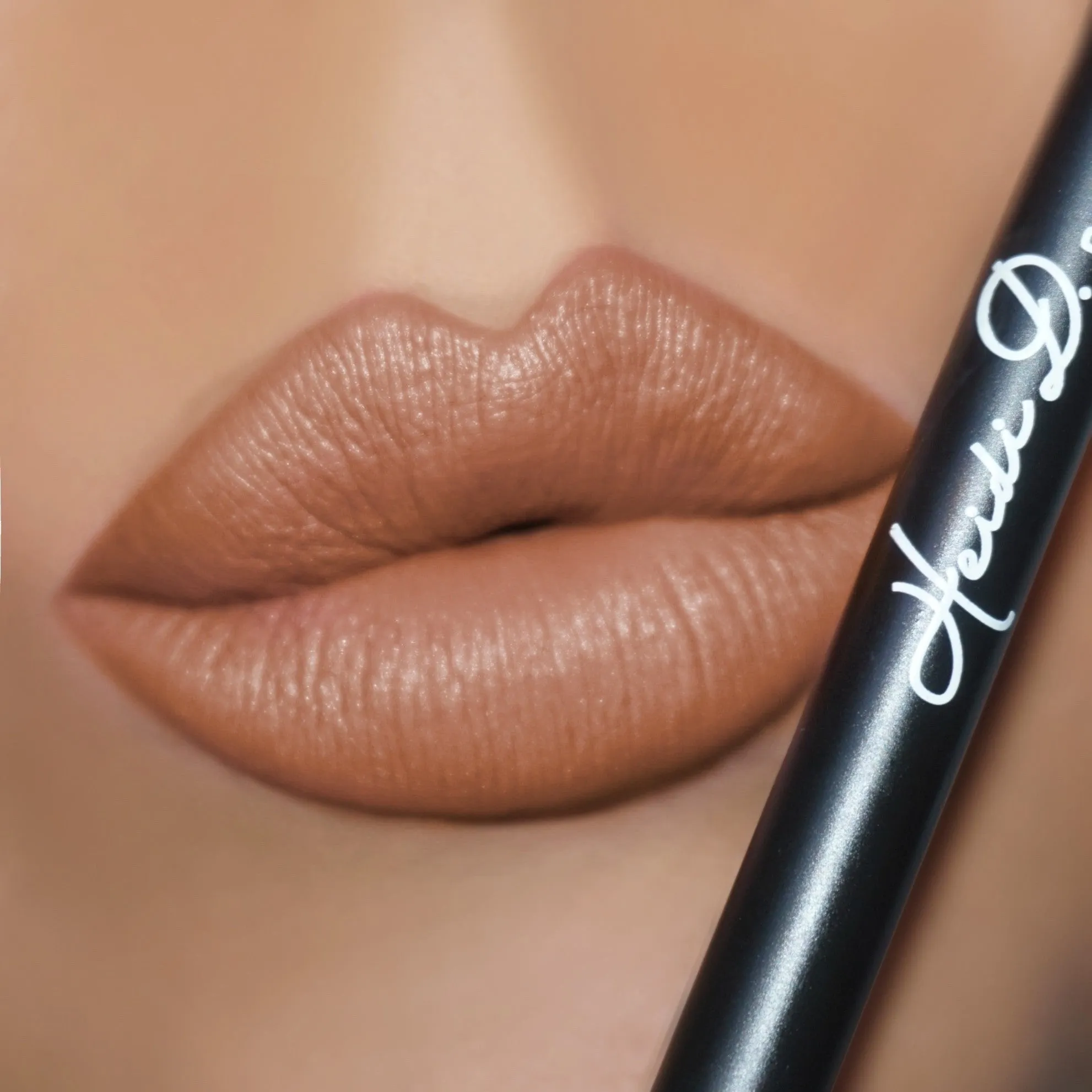 Chai Lip liner