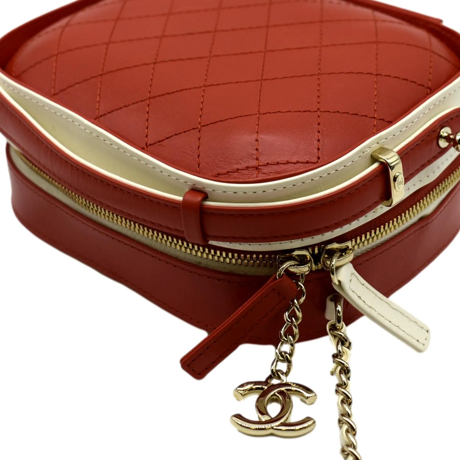 CHANEL Crumpled Calfskin Leather Vanity Case Crossbody Bag Red