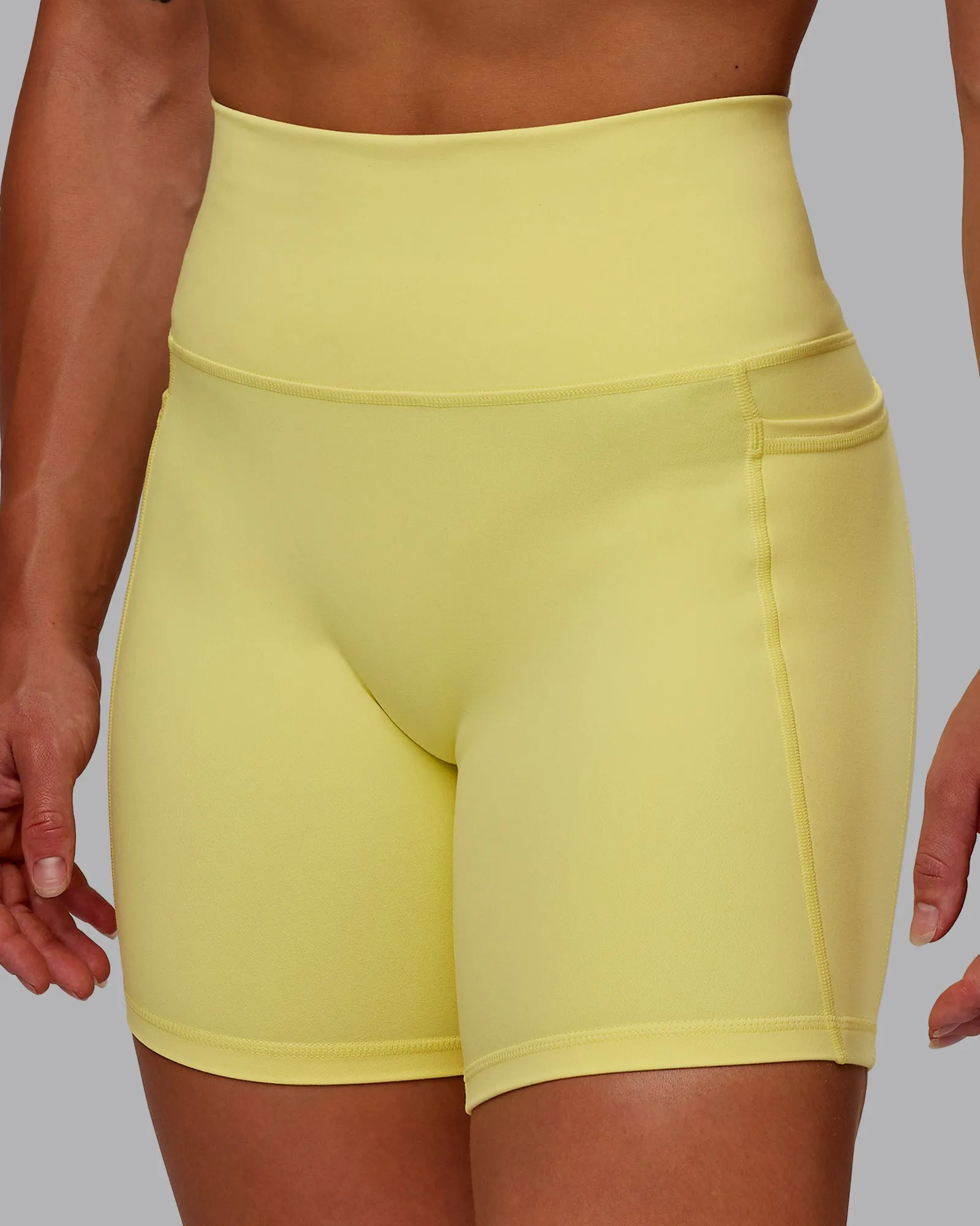 Fusion Mid Short Tight With Pockets - Lemon Fizz