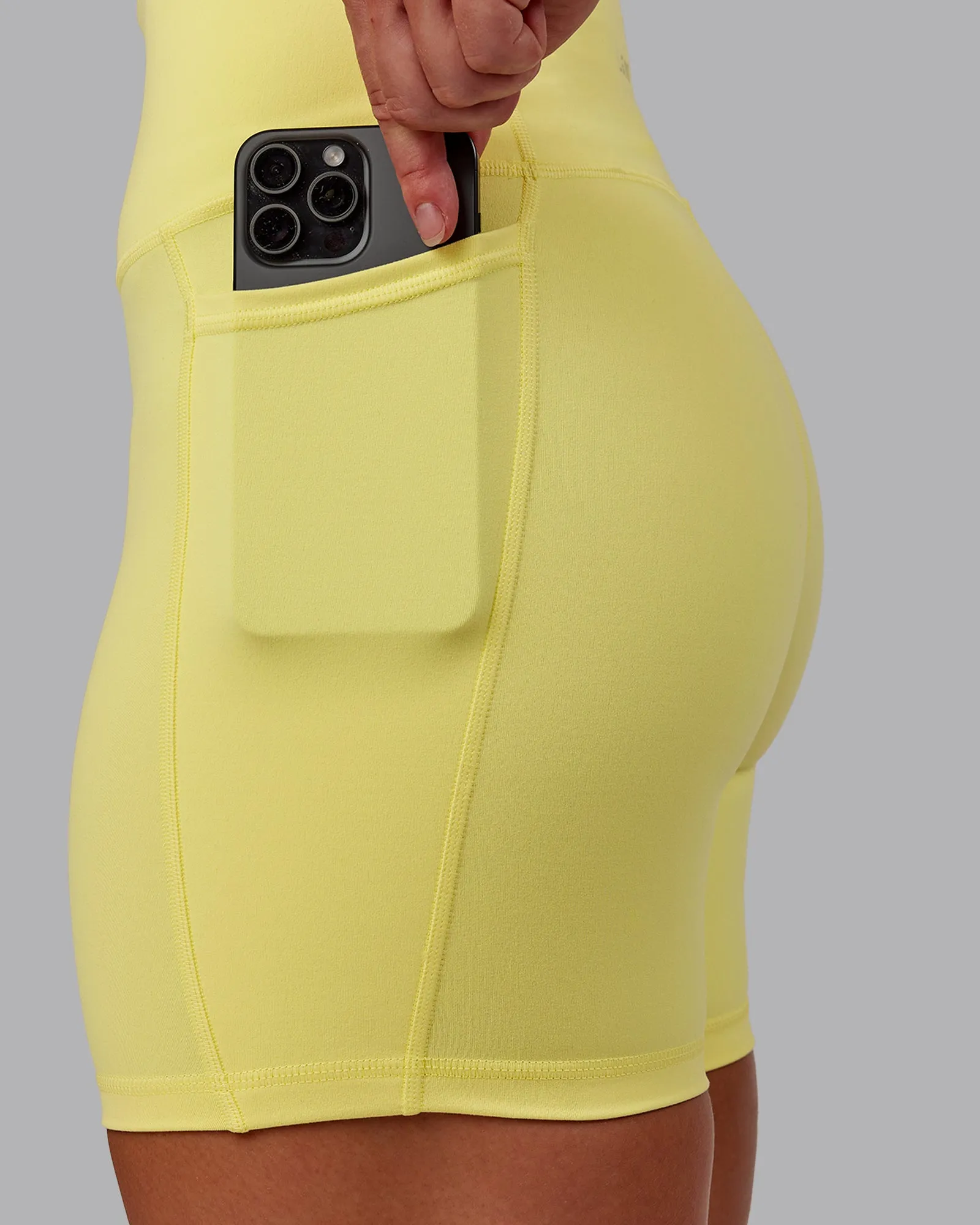 Fusion Mid Short Tight With Pockets - Lemon Fizz
