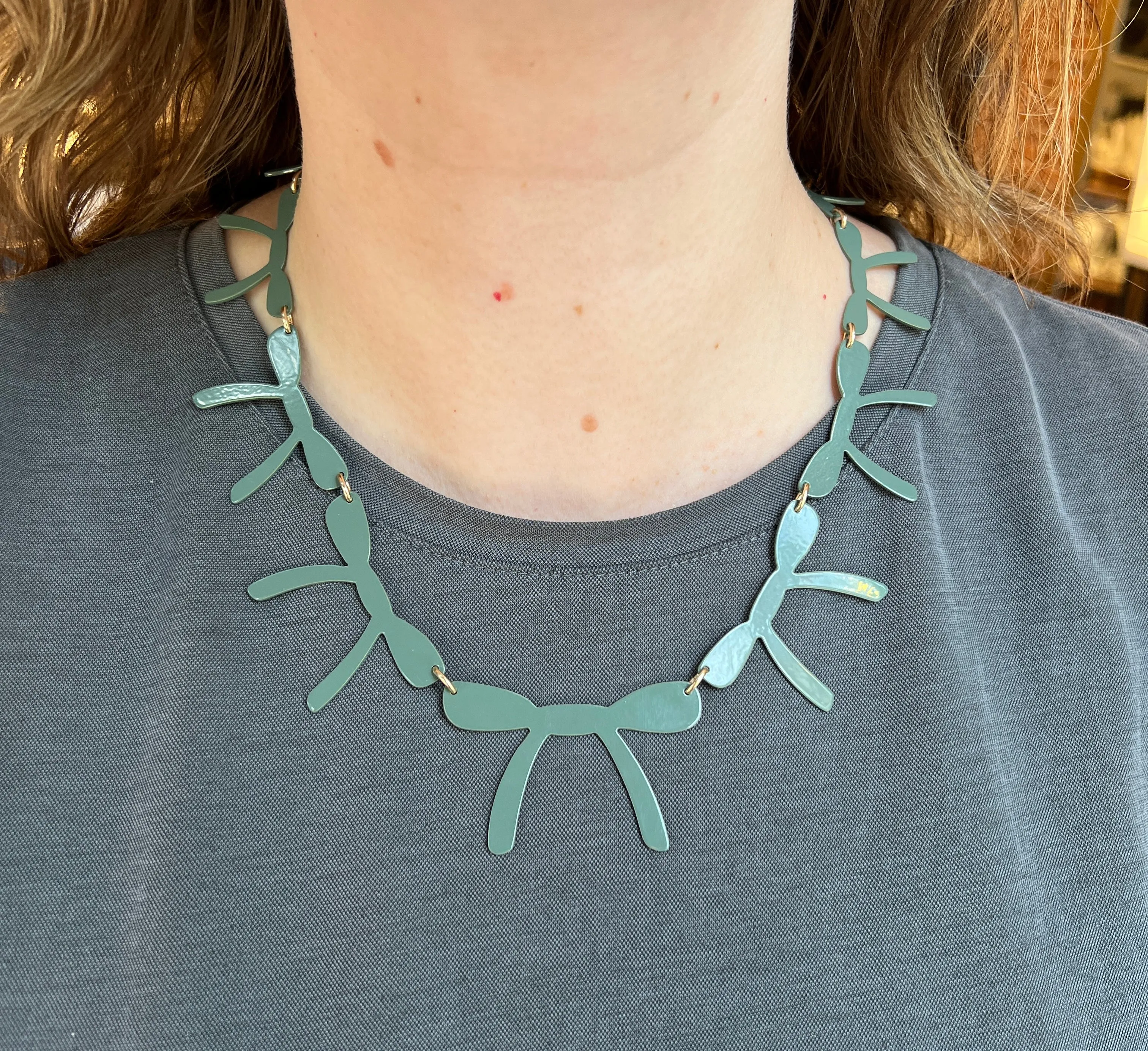 Gradient Ribbon Neckpiece, Evergreen