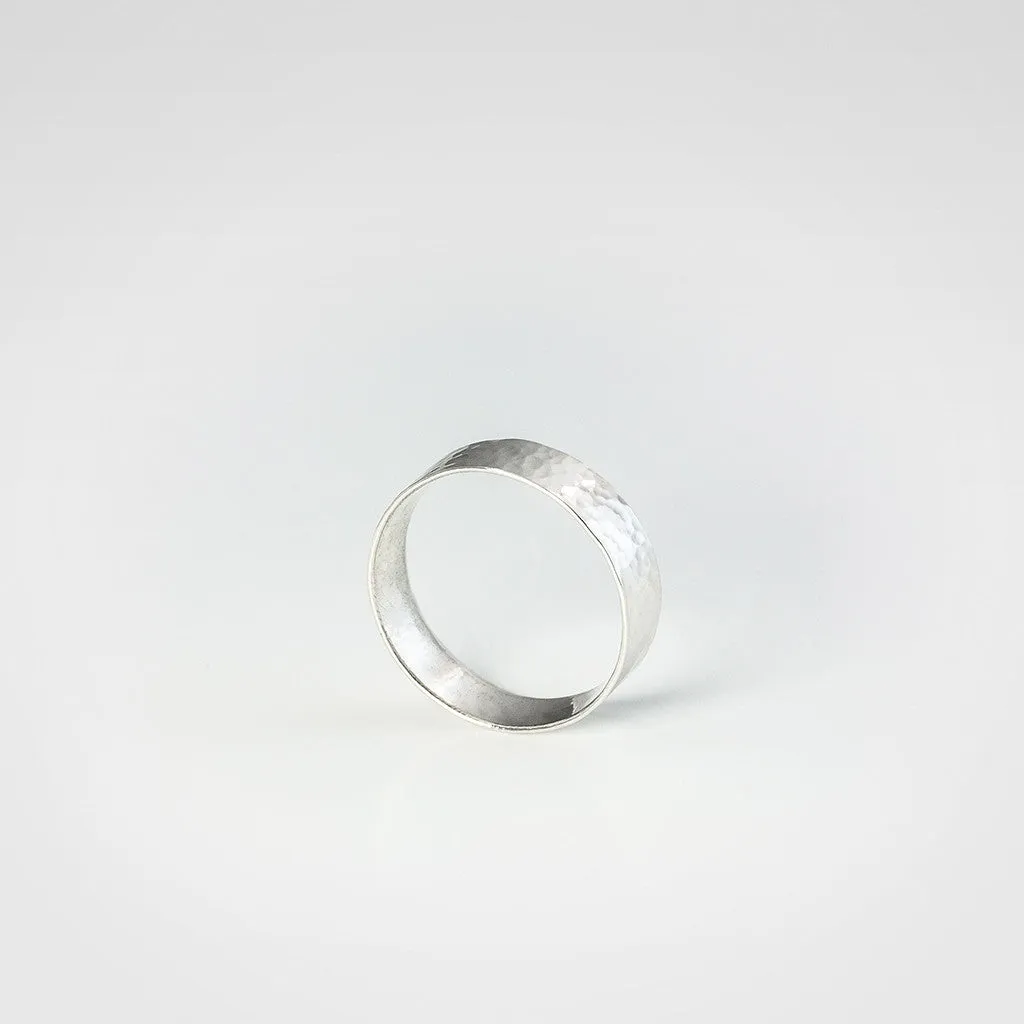 Hammered N°079 Ring
