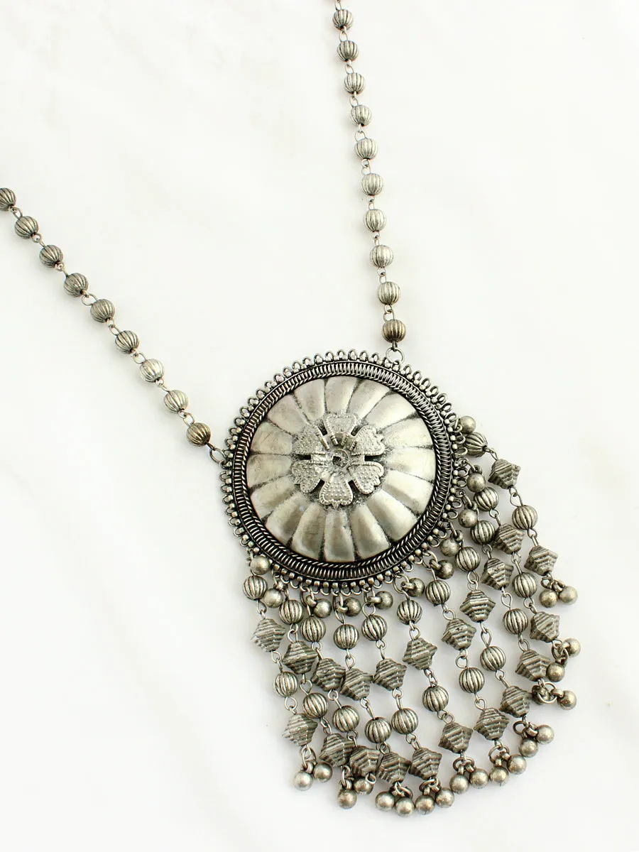 Ipshita Long Necklace
