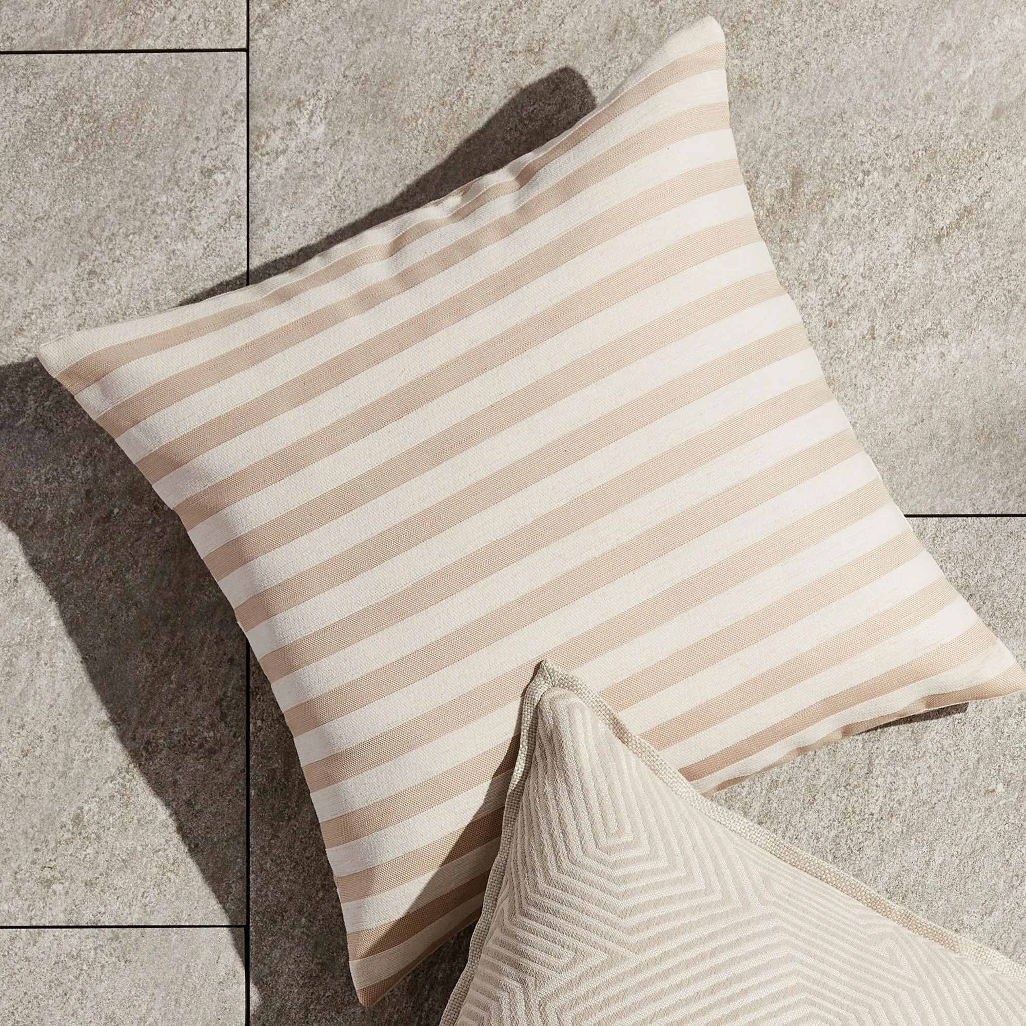 NAPA Home & Garden, GRANT SQUARE INDOOR-OUTDOOR PILLOW 20",N4UM18NA