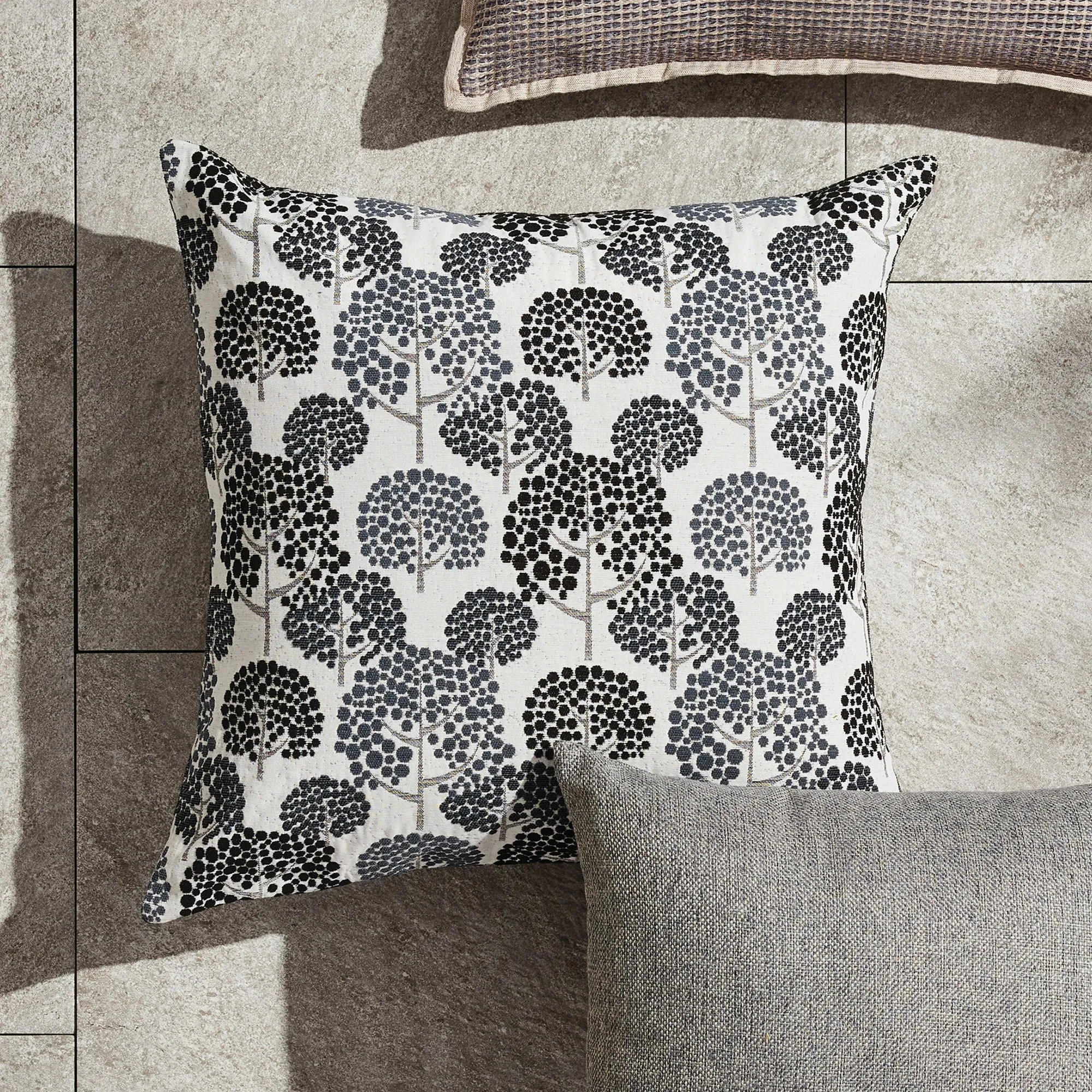 NAPA Home & Garden, SKYLAR SQUARE INDOOR-OUTDOOR PILLOW 24",N4UM10