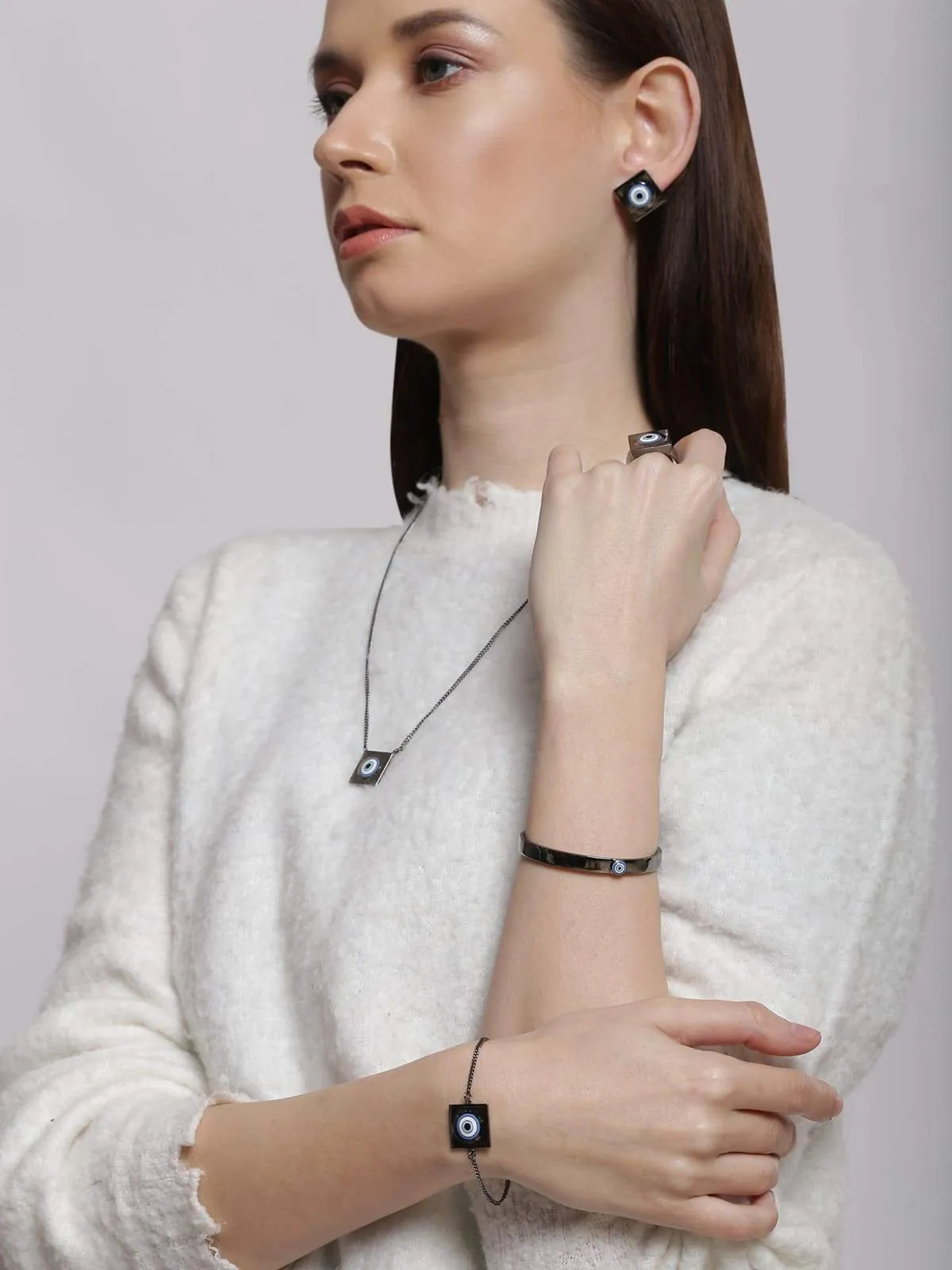 Outhouse   -   Eye Promise Protego Chain Bracelet