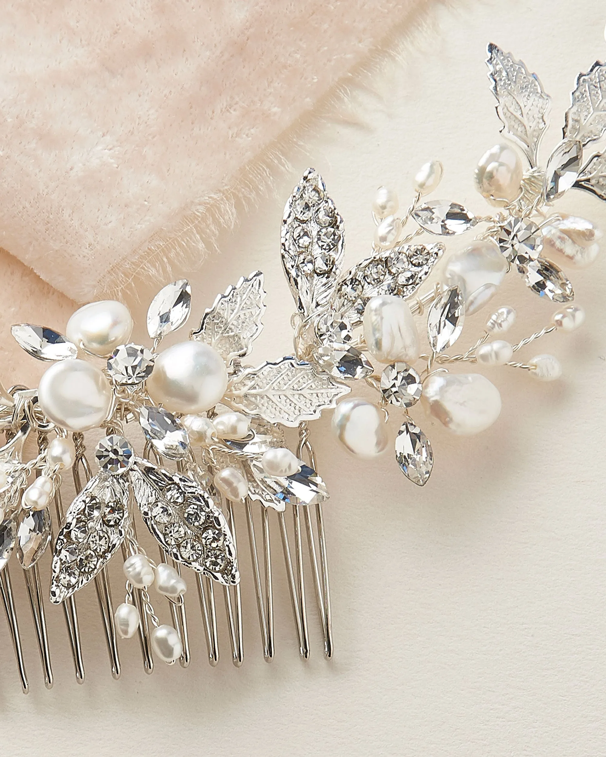 Pearl Bridal Comb, Pearl Wedding Hair Comb, Floral Bridal Hair Comb, Bridal Accessory, Bridal Back Piece, Wedding Back Comb, Bride ~7012