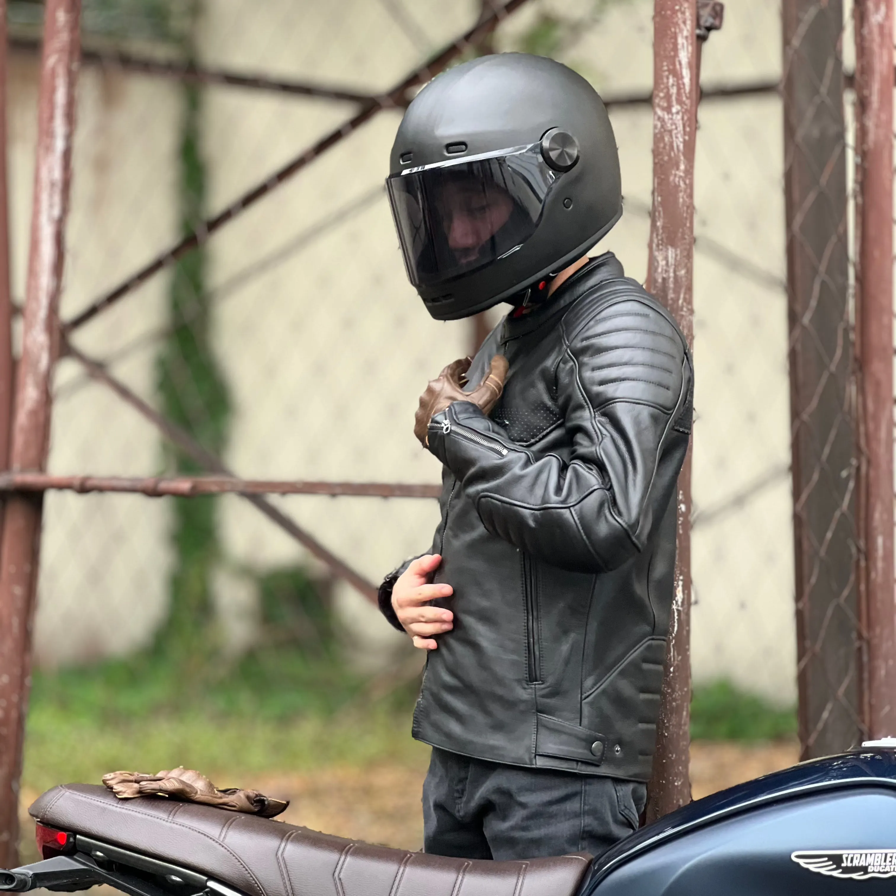 RYO RF-6V MOTORCYCLE FULL FACE HELMET w/ FREE EXTRA VISOR