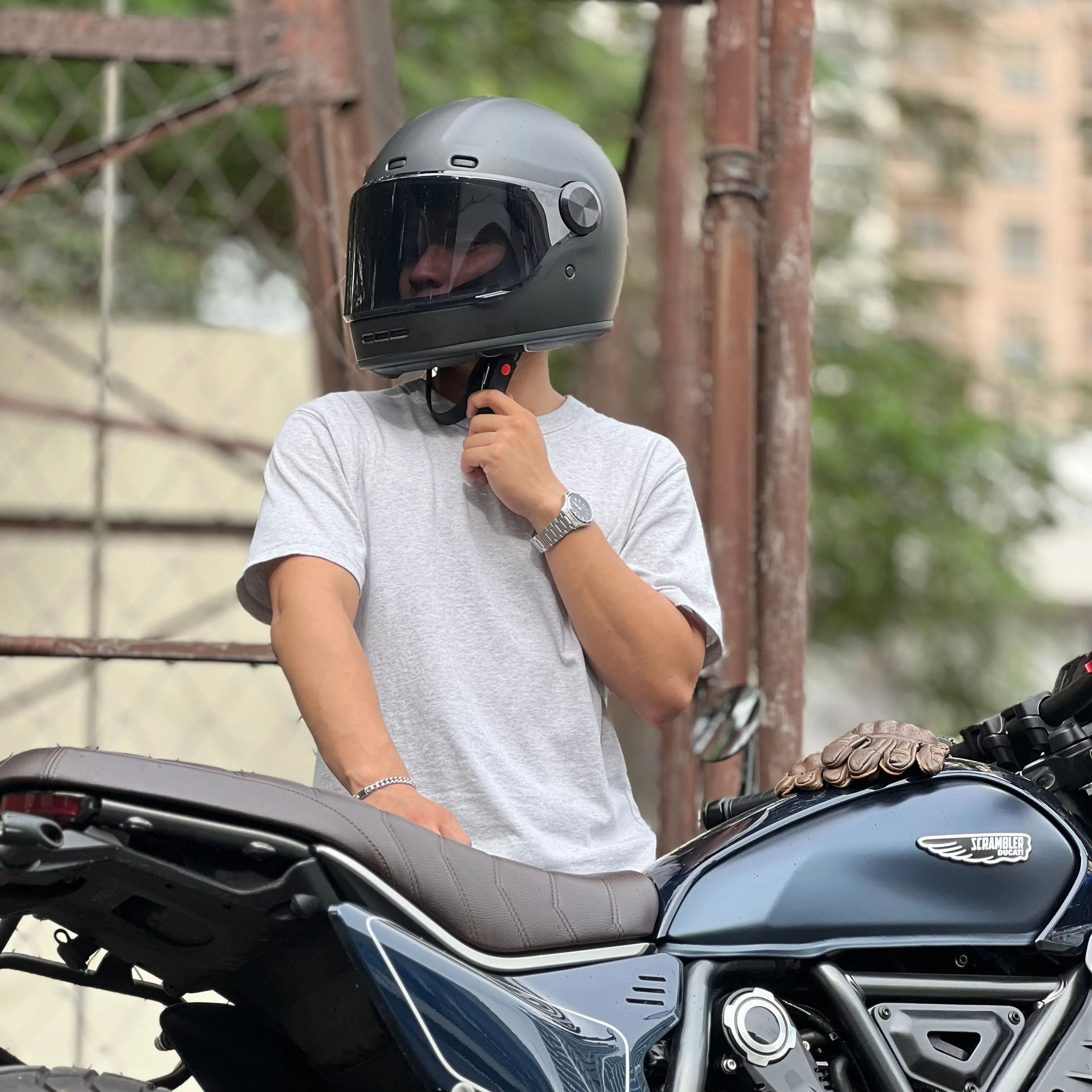 RYO RF-6V MOTORCYCLE FULL FACE HELMET w/ FREE EXTRA VISOR