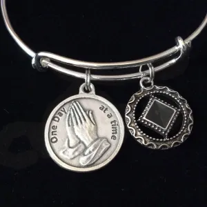 Serenity Prayer NA Silver Expandable Charm Bracelet Adjustable Silver Wire Bangle Inspirational Meaningful Recovery Gift