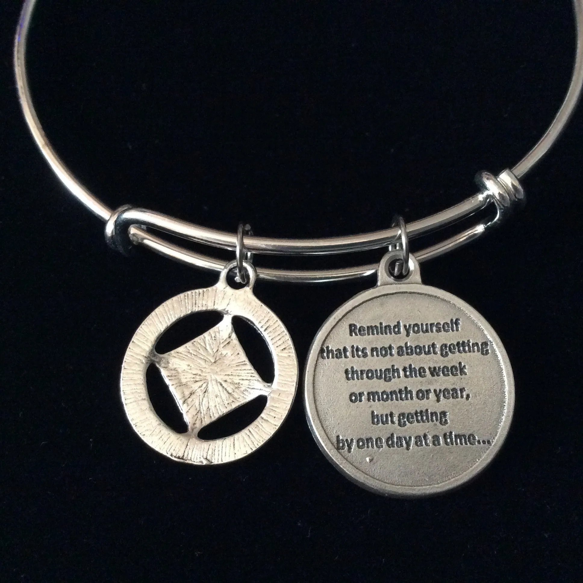 Serenity Prayer NA Silver Expandable Charm Bracelet Adjustable Silver Wire Bangle Inspirational Meaningful Recovery Gift