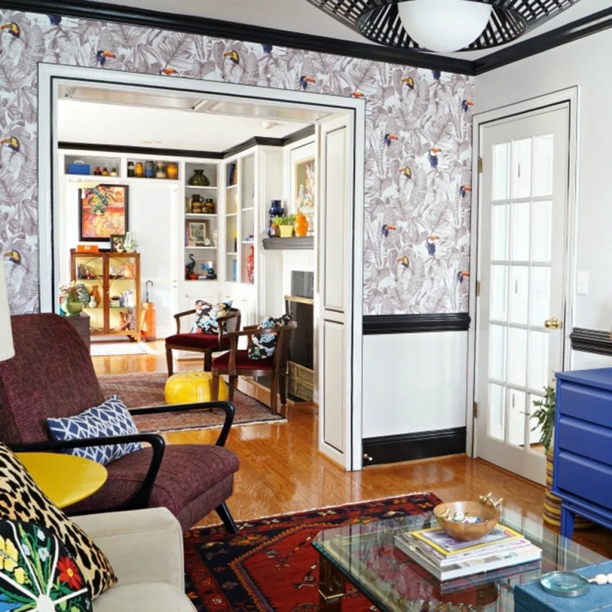 Toucan Newspaper TO528 Self-Adhesive Wallpaper