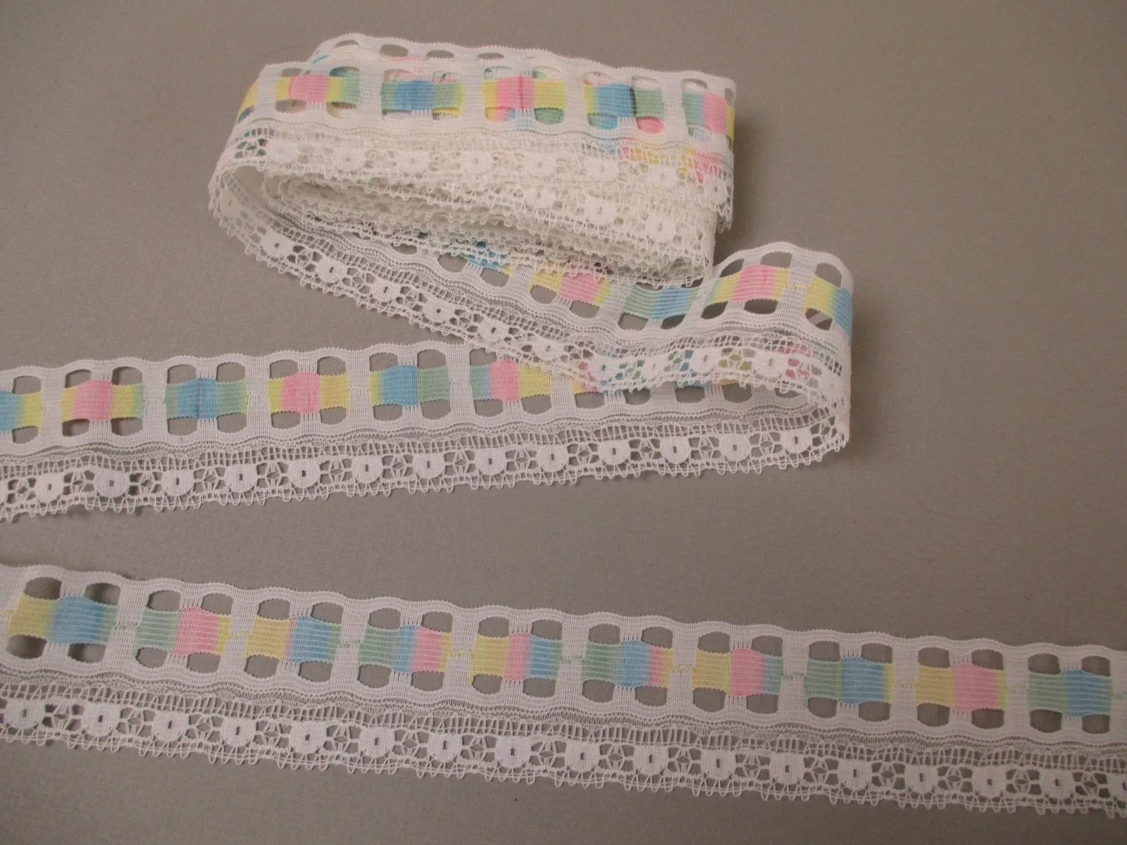 Vintage 60s retro rainbow lace trim