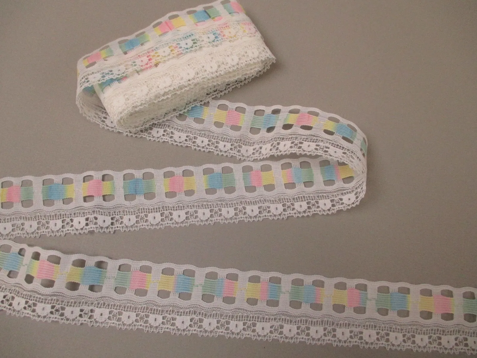 Vintage 60s retro rainbow lace trim